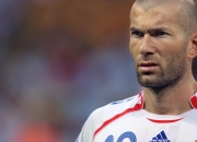 夺冠首场状态出色，日本队观众沸腾！，阿扎伦卡重返赛场上演精彩一战